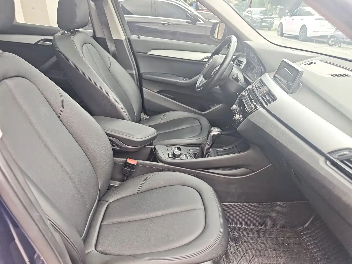 Photo 8 - BMW X1