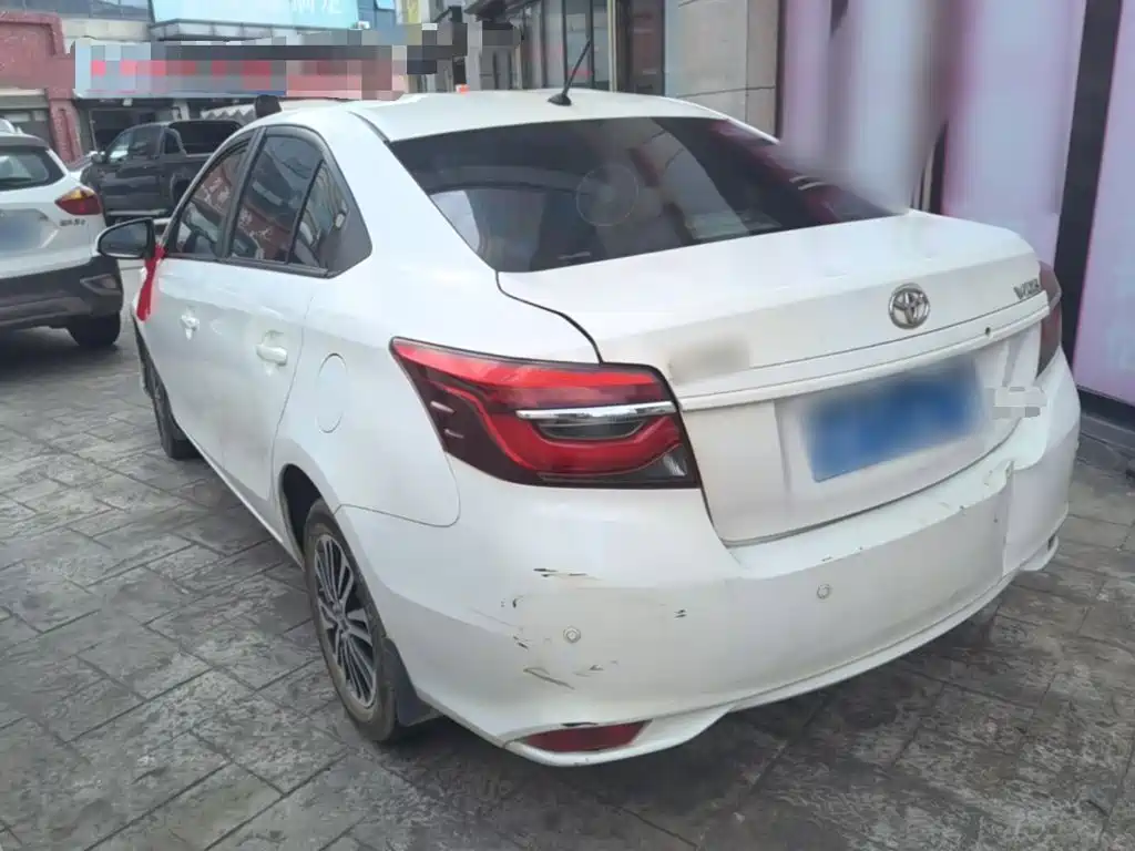 Фото 5 - Toyota Vios