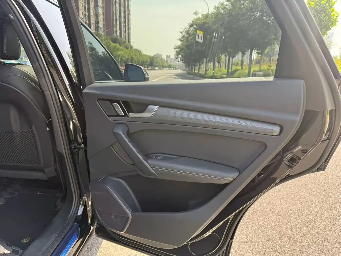 Audi Q5L 2025 40 TFSI Luxury Dynamic фото 8