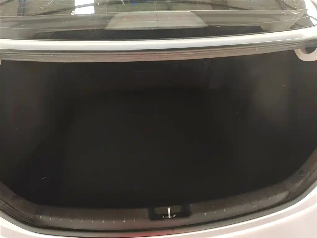 Hyundai Elantra 2016 Model 1.6L Automatic Smart Elite фото 17