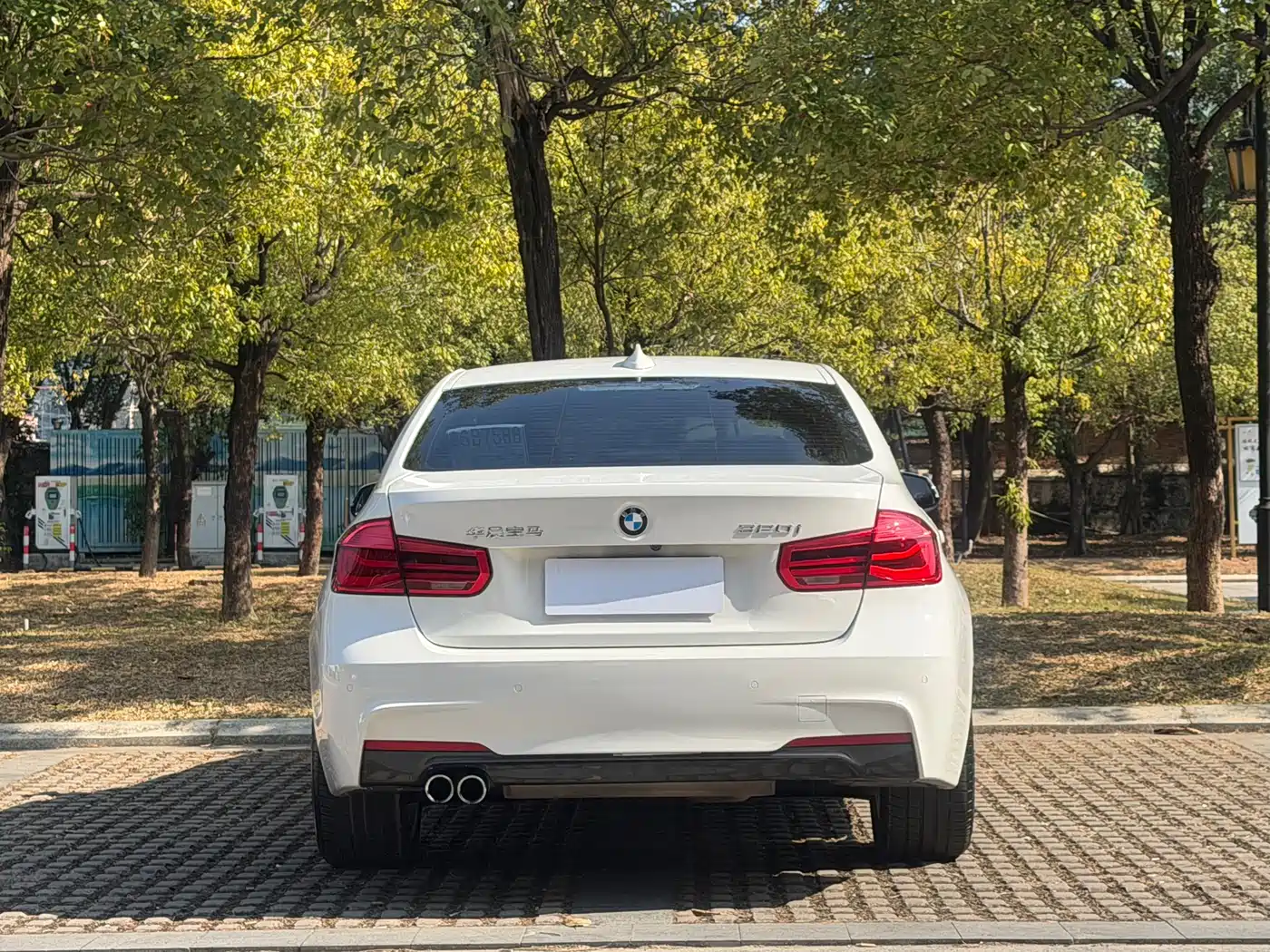 BMW 3 Series 2017 320i M Sport фото 19