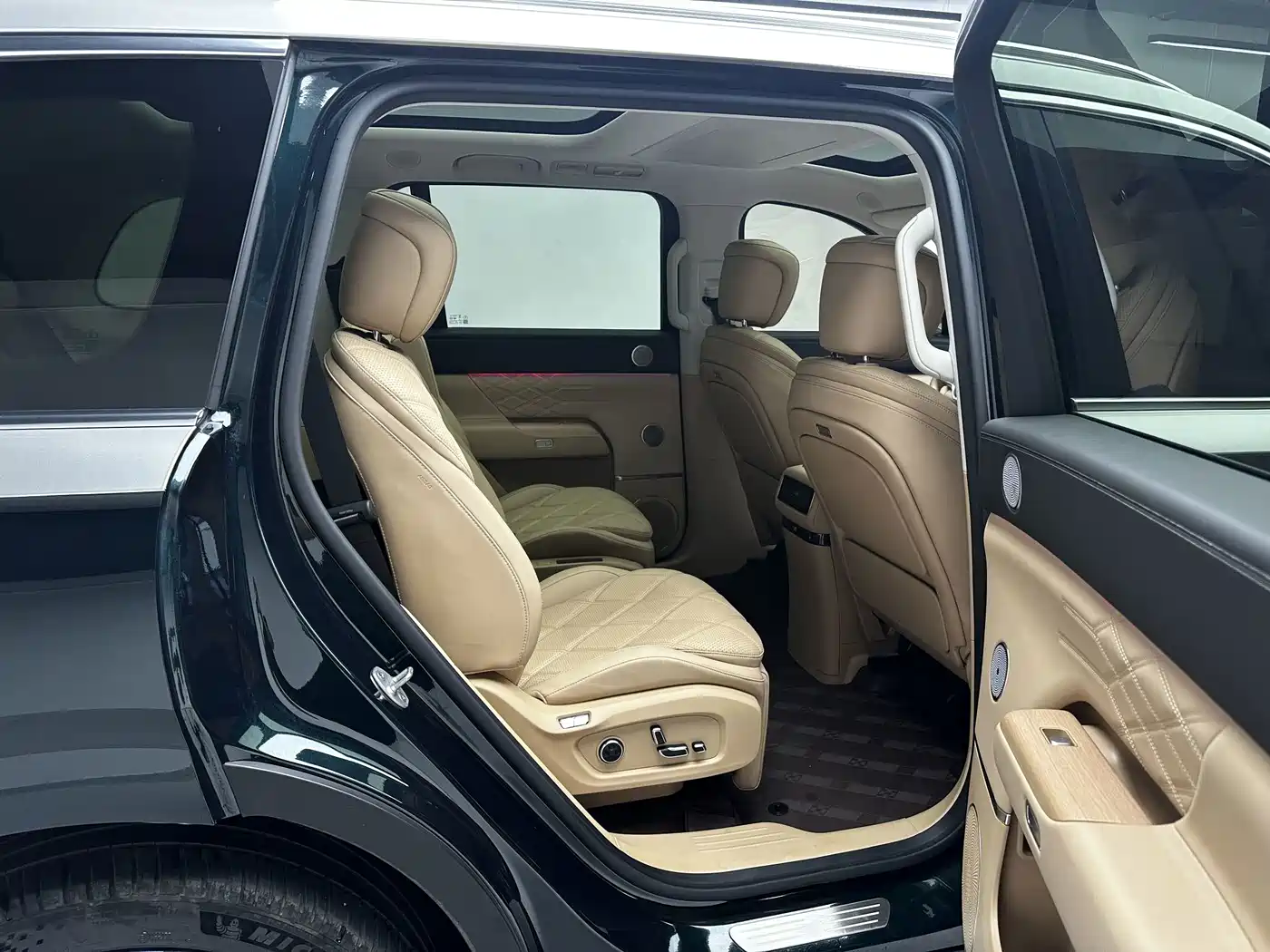 Chery Fengyun Fengyun T11 2025 2024 Base Model