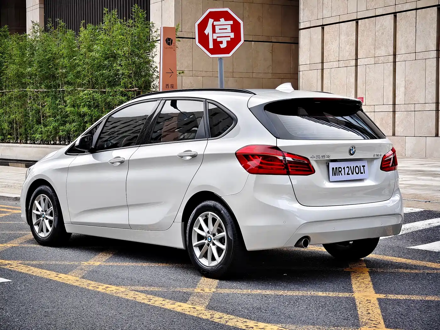 BMW 2 Series Touring 2016 218i Fashion Model фото 5