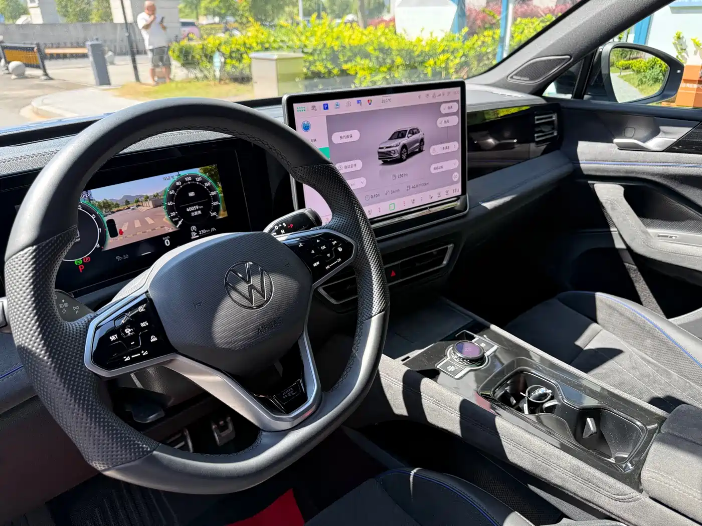 Фото 9 - Volkswagen Tiguan L