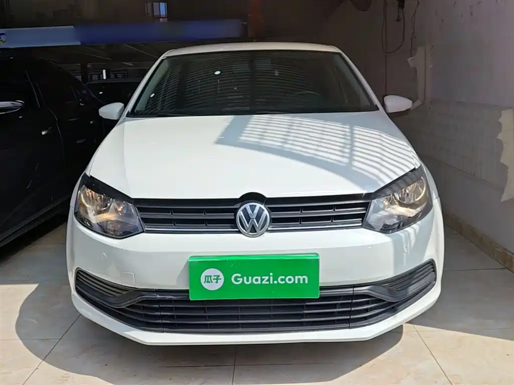 Volkswagen Polo 2016 1.4L Automatic Trend фото 3