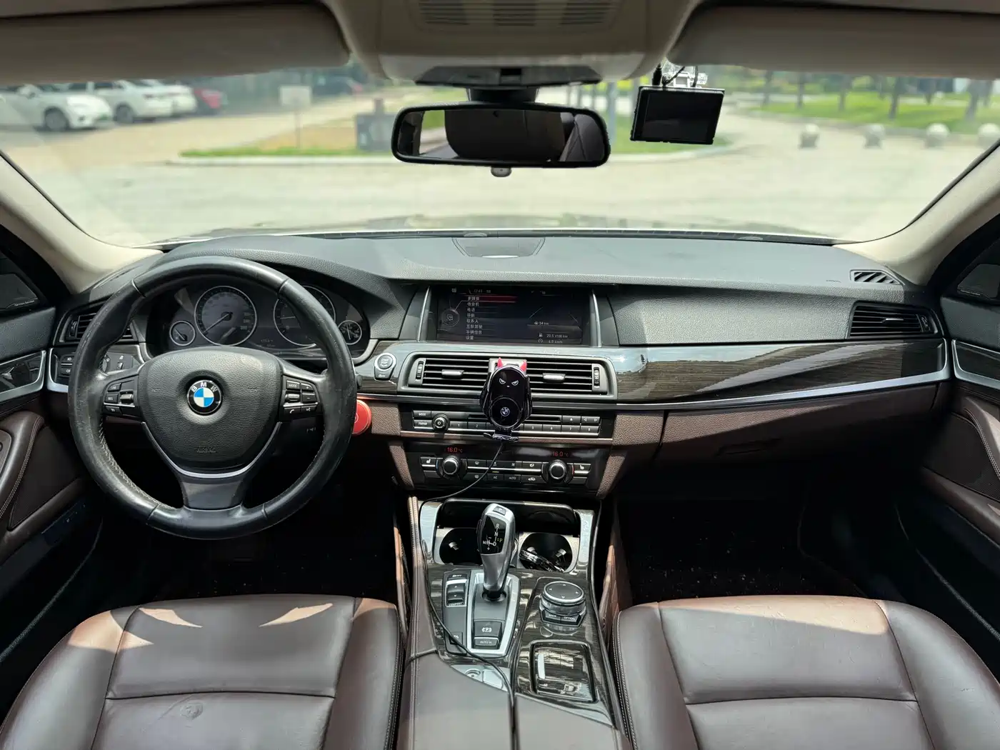 BMW 5 Series 2014 525Li Luxury Design Package фото 12