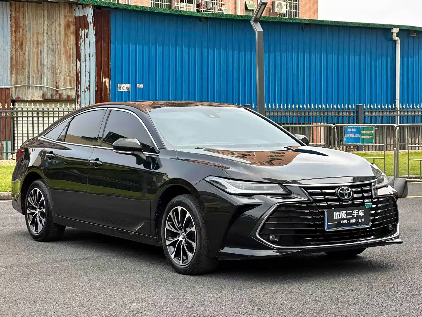 Фото 1 - Toyota Avalon
