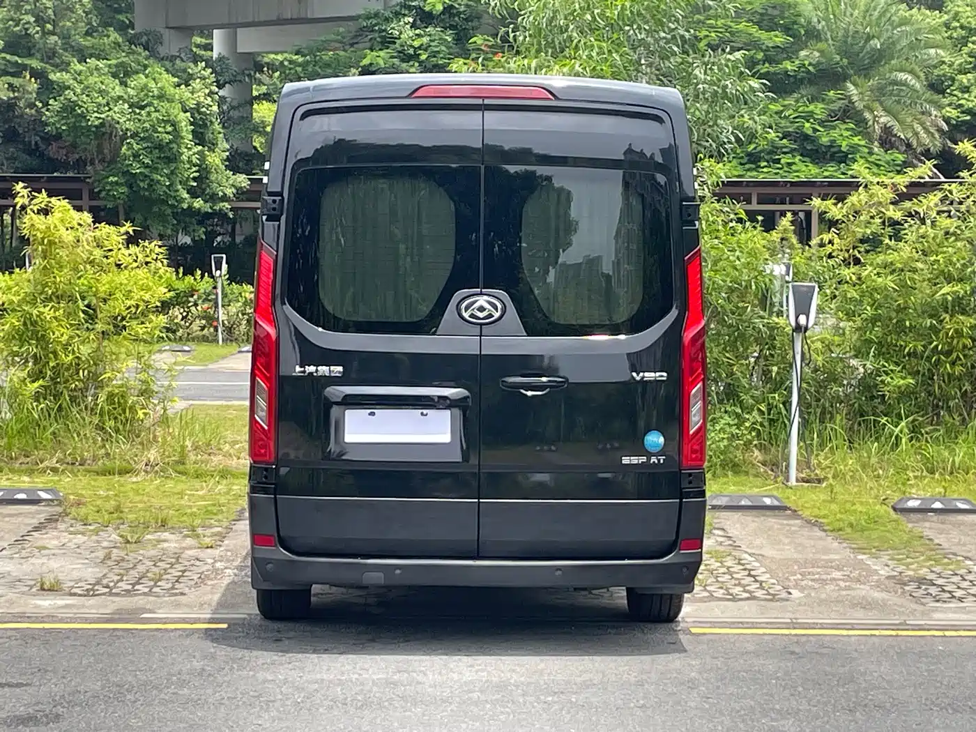 SAIC Maxus Xintu V90 2022 2022 2.0T Automatic Rear-Wheel Drive Qimo Edition Extended Axle High Roof