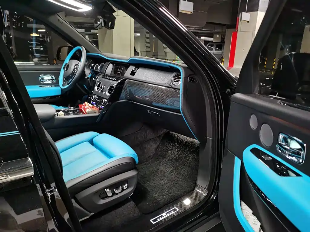 Rolls-Royce Cullinan 2023 2024 Black Badge