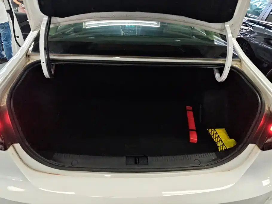 Roewe i6 MAX EV 2026 2022 EV 500 Sunroof Premium