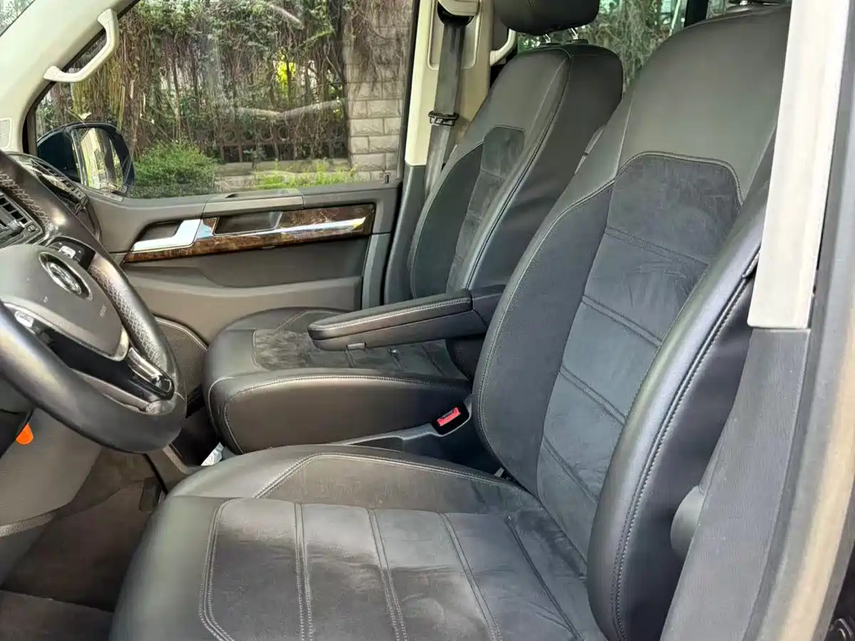 Volkswagen Multivan 2019 2019 2.0TSI 2WD Luxury 7-seater