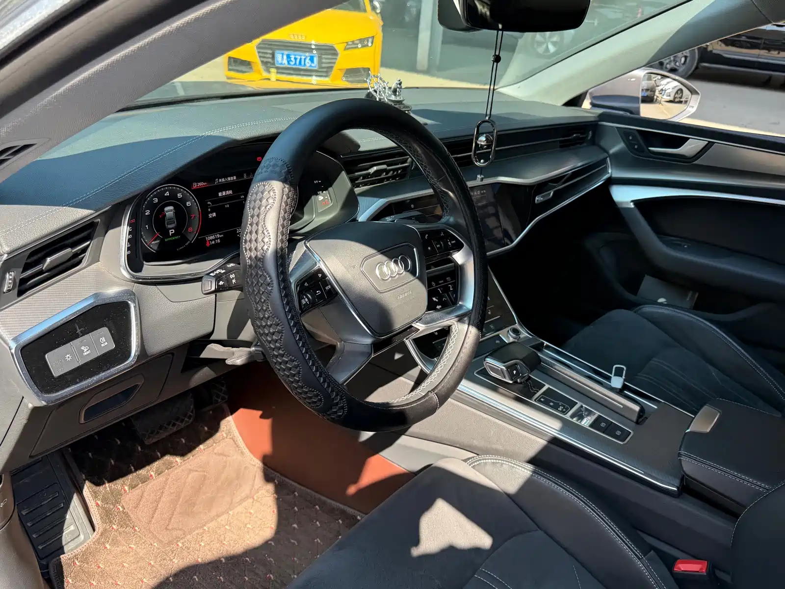 Фото 7 - Audi A7L