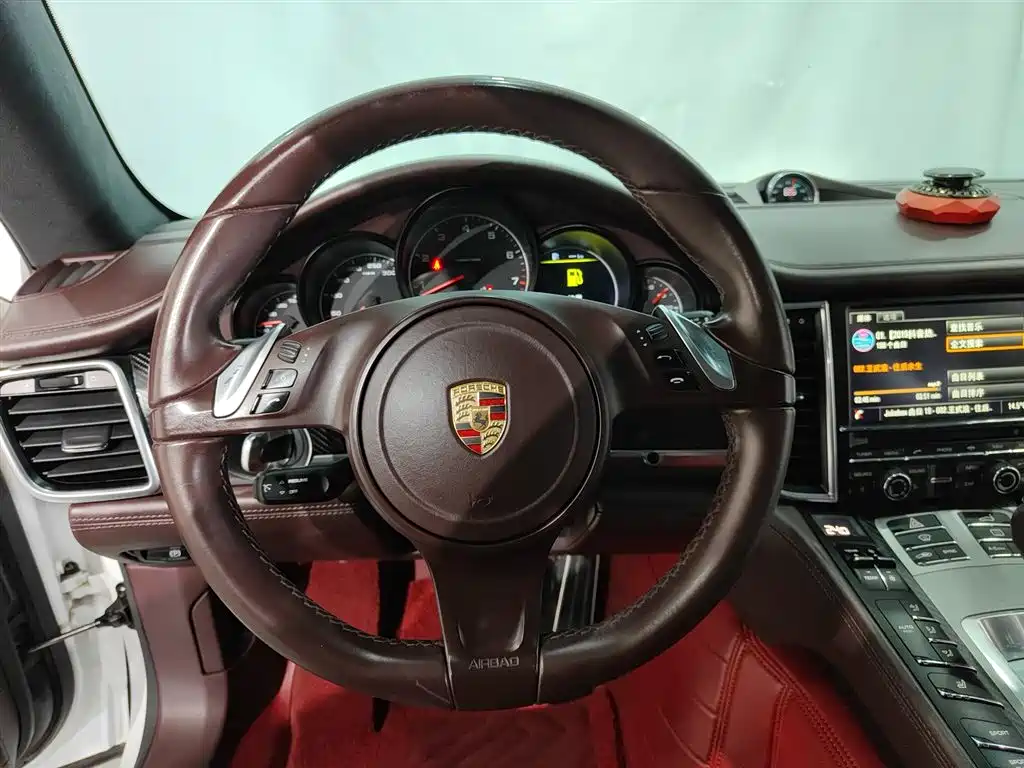 Porsche Panamera 2014 Panamera 4 3.0T фото 11