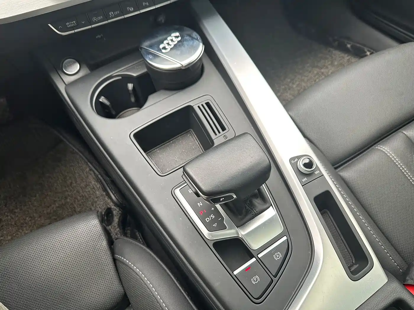 Audi A4L 2020 40 TFSI Luxury Dynamic фото 15