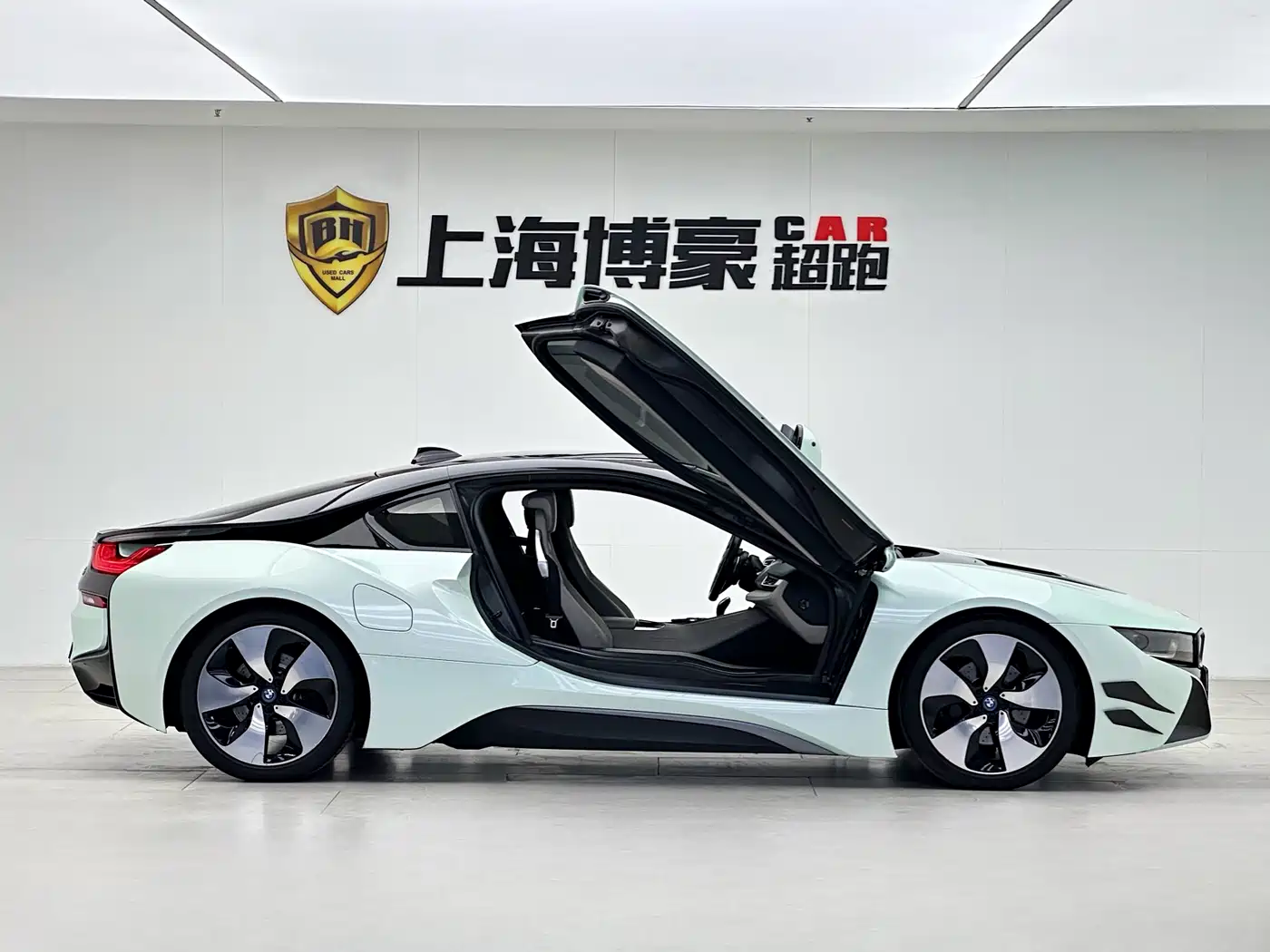BMW i8 2014 Standard фото 6