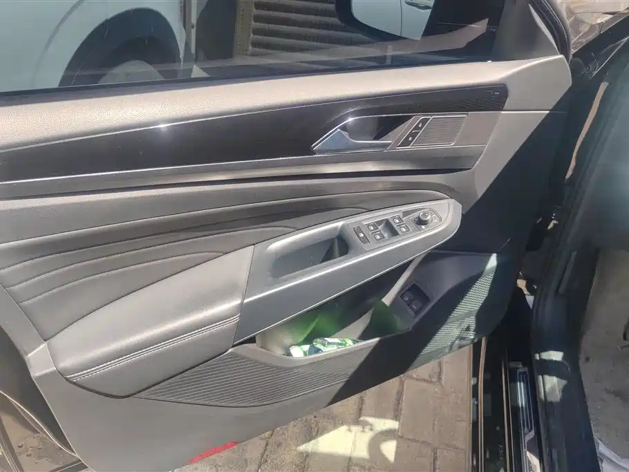 Volkswagen Passat New Energy 2022 430PHEV Hybrid Luxury Edition фото 7