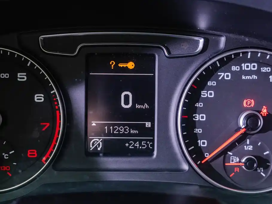 Фото 8 - Audi Q3