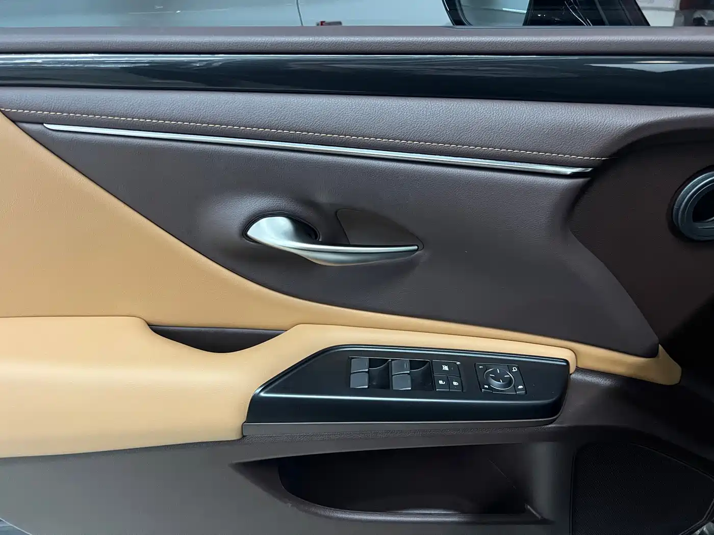 Lexus ES 2020 200 Excellence фото 8