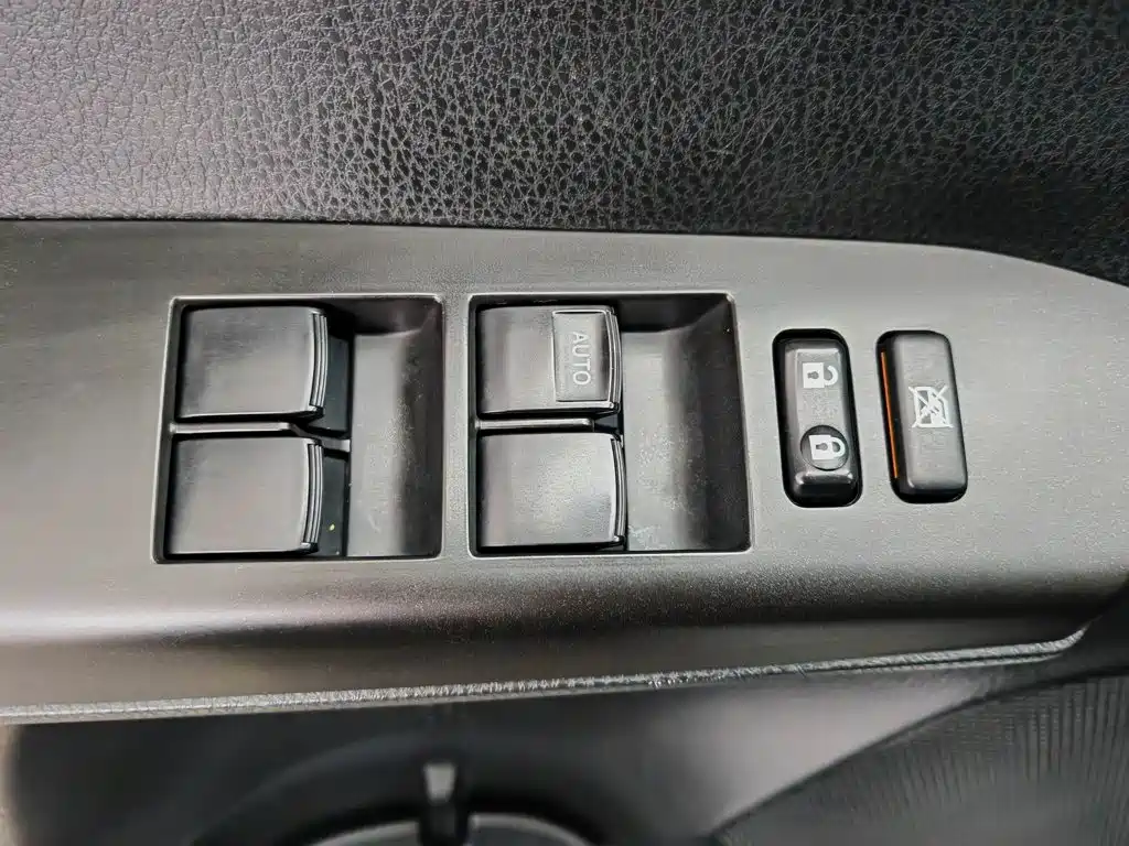 Photo 9 - Toyota RAV4 Rongfang