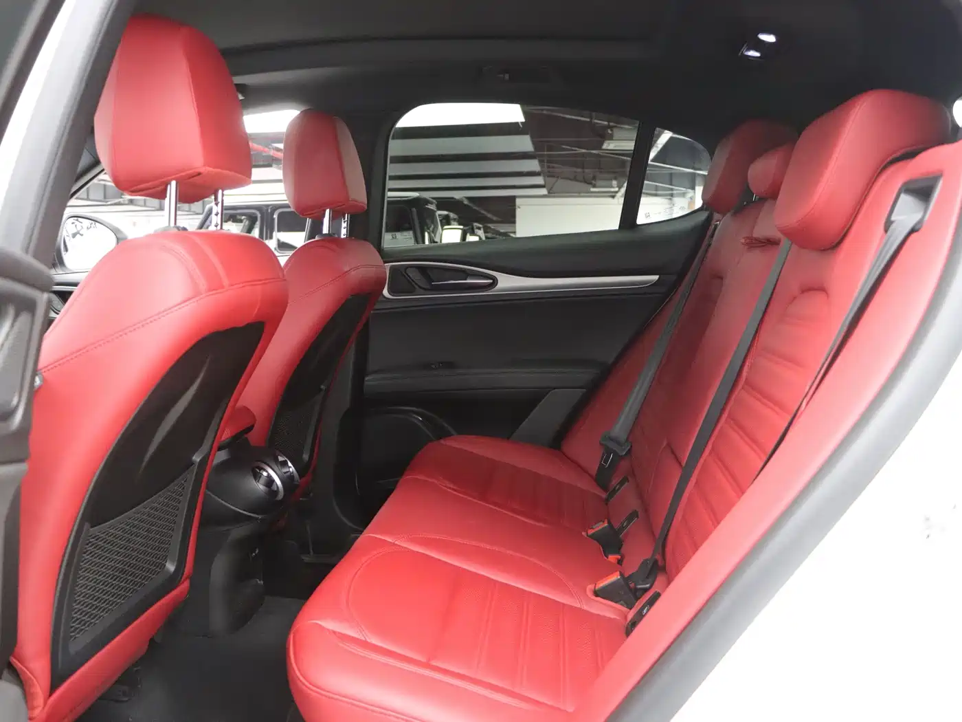 Alfa Romeo Stelvio 2024 2023 2.0T 280HP Veloce Track Edition