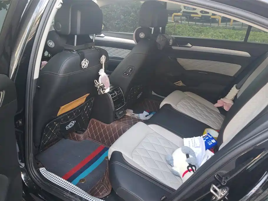 Volkswagen Magotan 2023 Model 2 Million Commemorative Edition 330TSI DSG Luxury фото 11