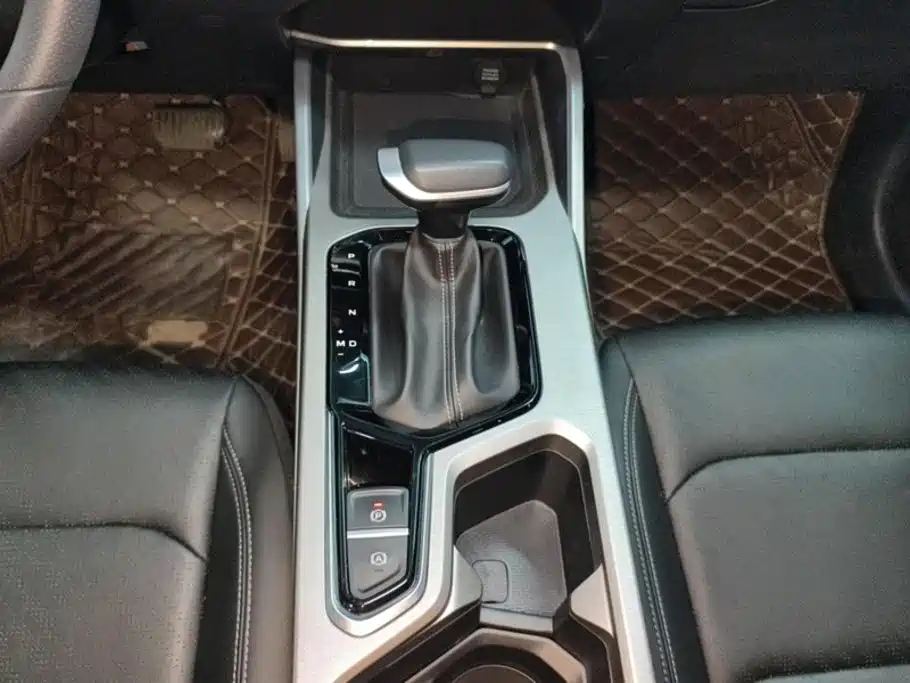 Фото 16 - Geely Emgrand