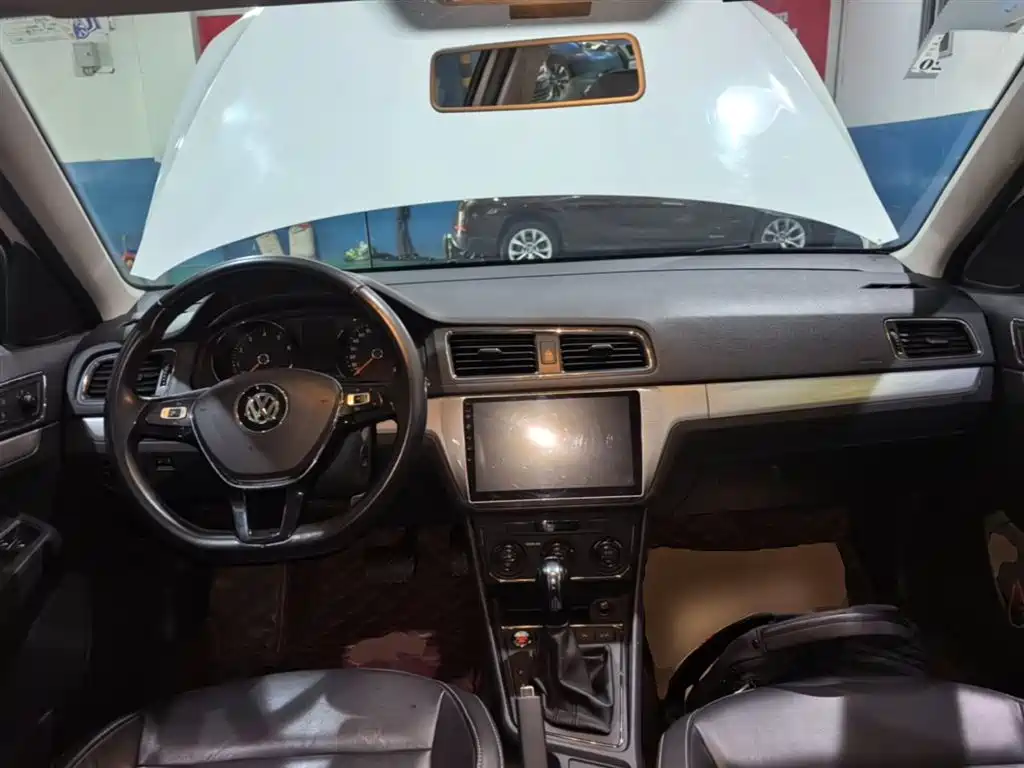 Volkswagen Lavida Tour 2017 230TSI DSG Comfort Edition фото 9
