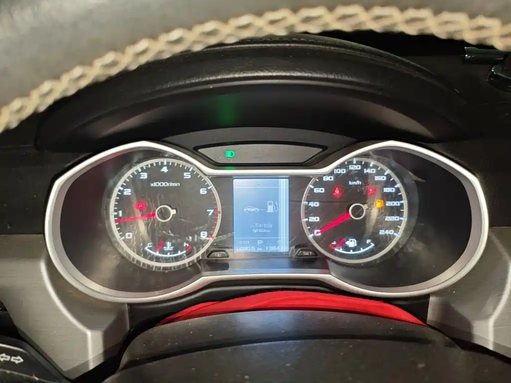 Фото 4 - Geely Atlas