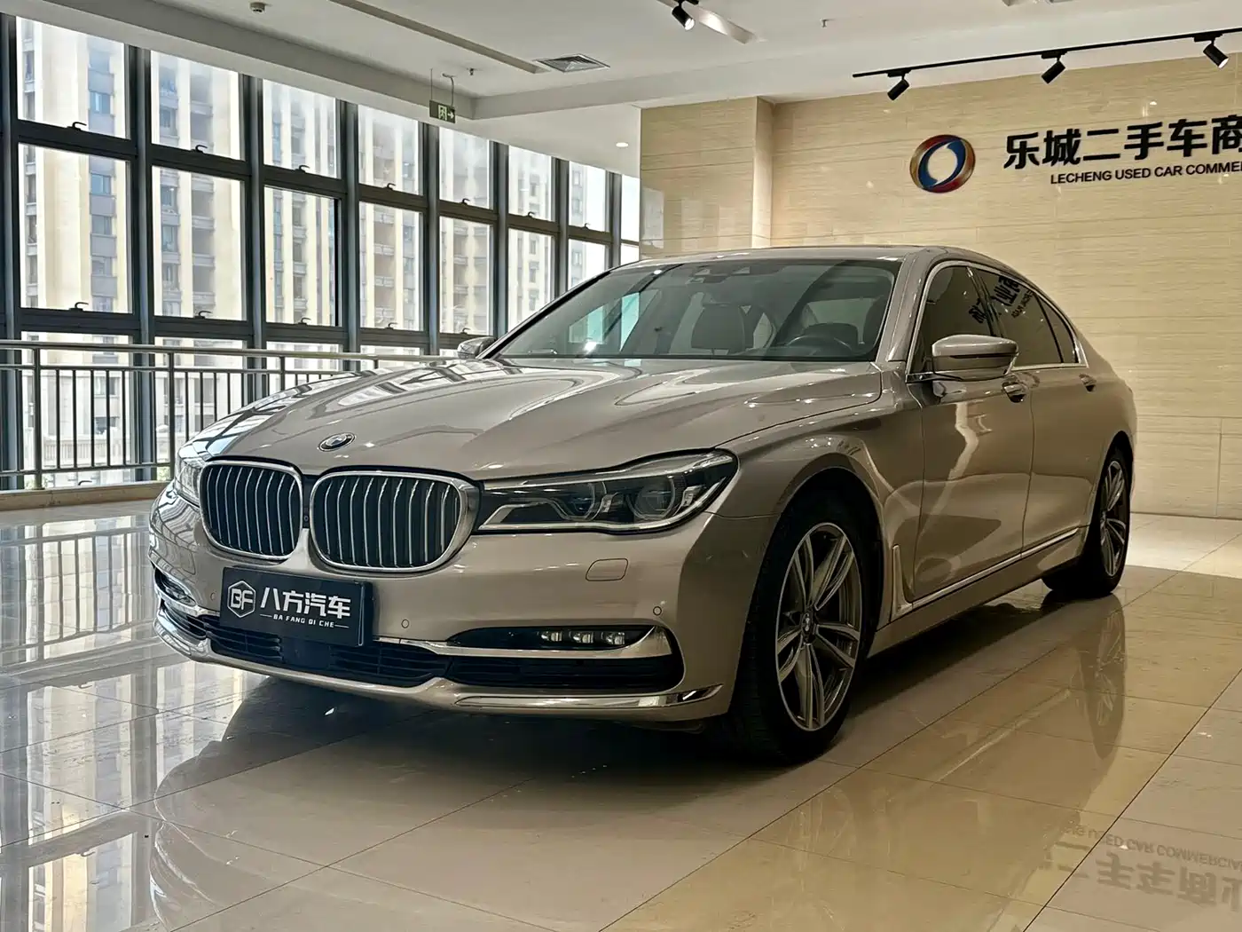 Фото 1 - BMW 7 Series