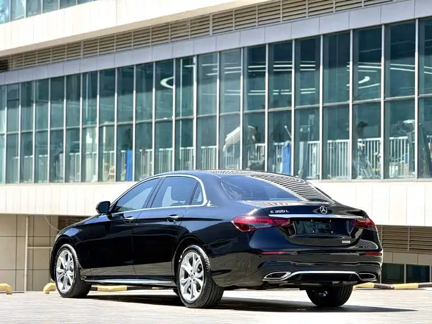 Mercedes-Benz E-Class 2023 E 300 L Sport Fashion фото 15
