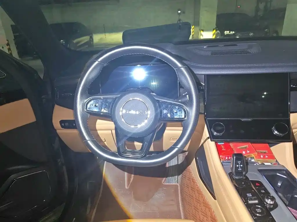 Lynk & Co 09 EM-P 2021 2.0T PHEV Halo 6-seater фото 3