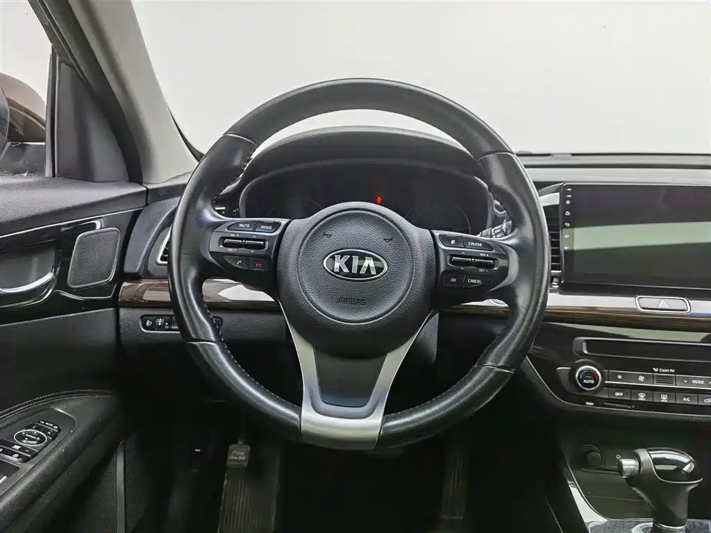 Kia K4 2014 1.8L Automatic DLX фото 11