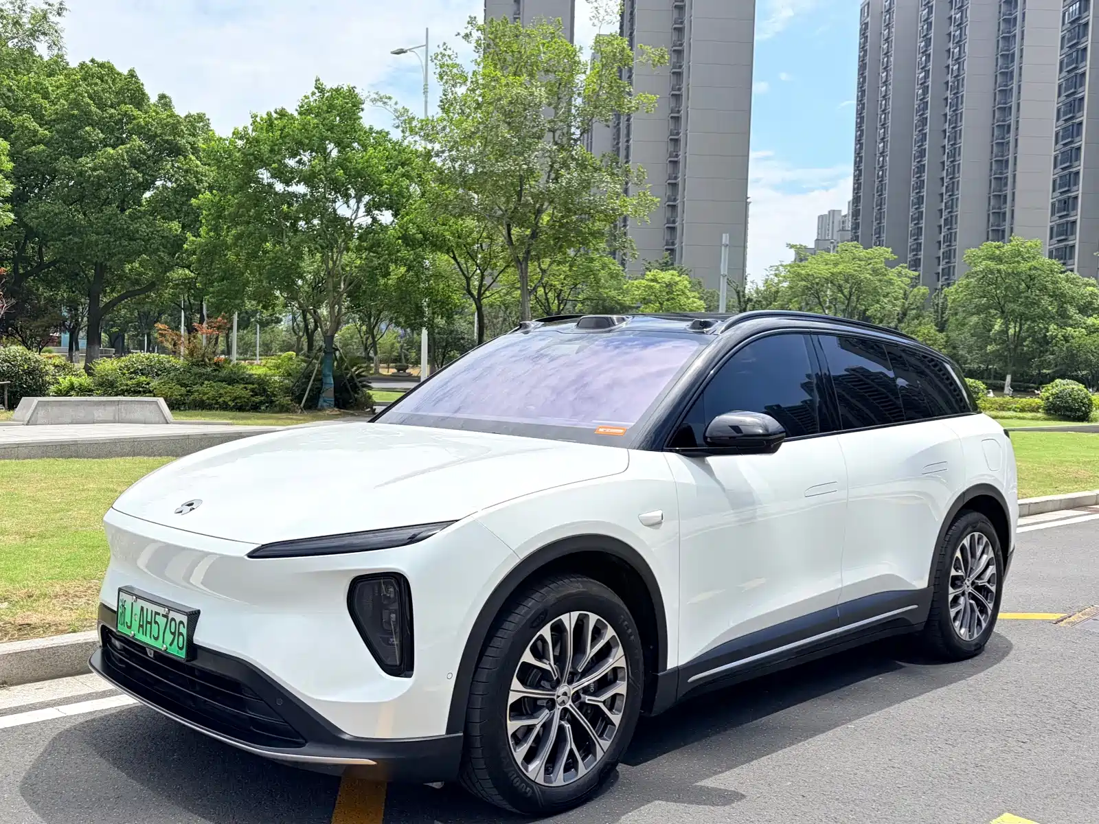 Фото 1 - NIO ES6