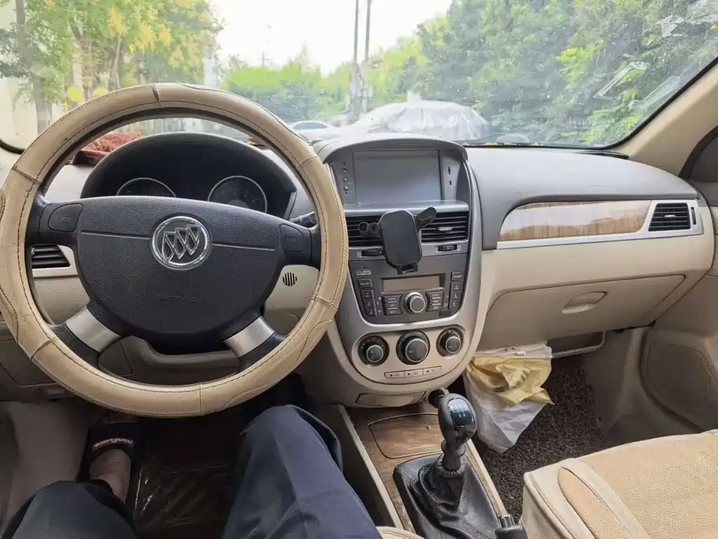 Photo 5 - Buick Excelle