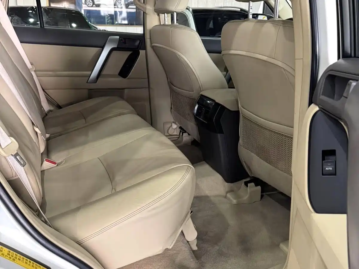 Toyota Prado (Import) 2014 2.7L Automatic Standard Edition фото 11