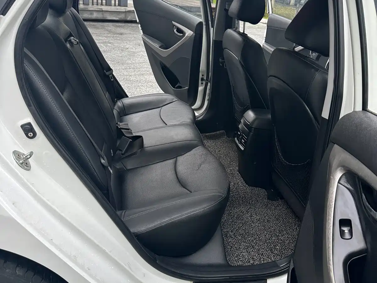 Hyundai Langdong 2013 1.6L Automatic Premium фото 11