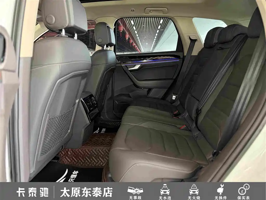 Фото 5 - Volkswagen Touareg