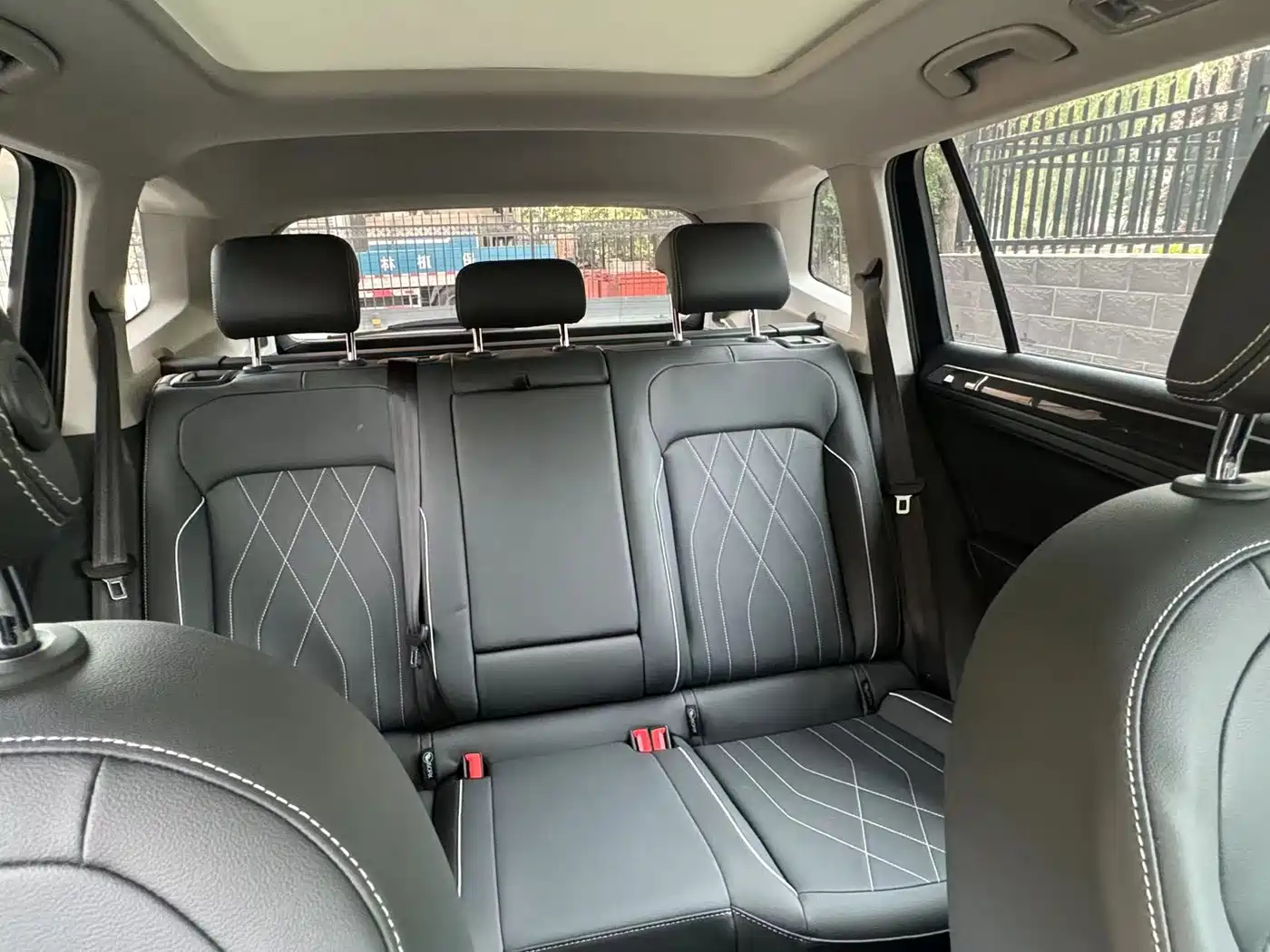 Volkswagen Tiguan L 2025 Model 300TSI Auto 2WD Dragon Edition фото 15