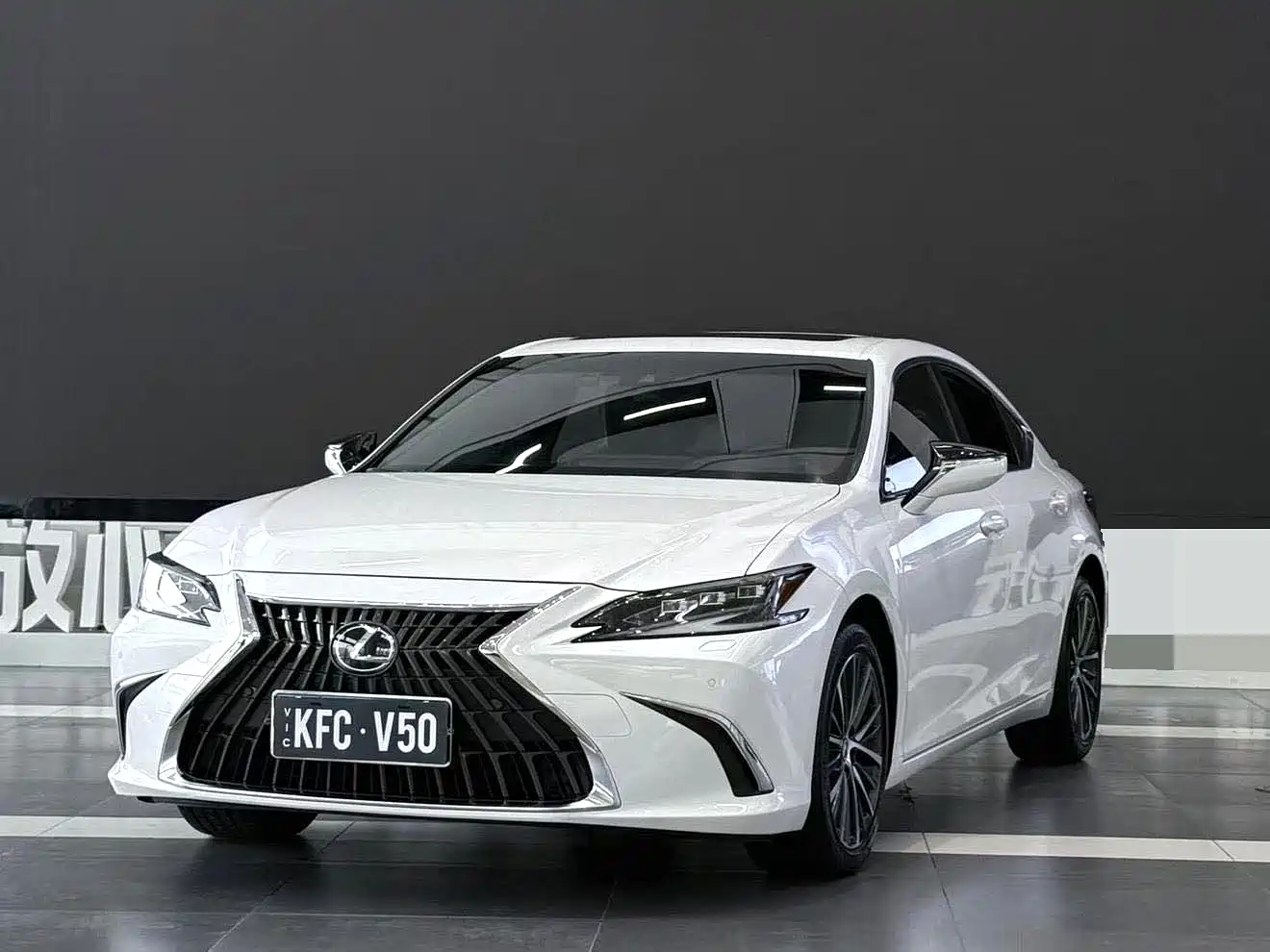 Lexus ES 2021 300h Luxury Edition