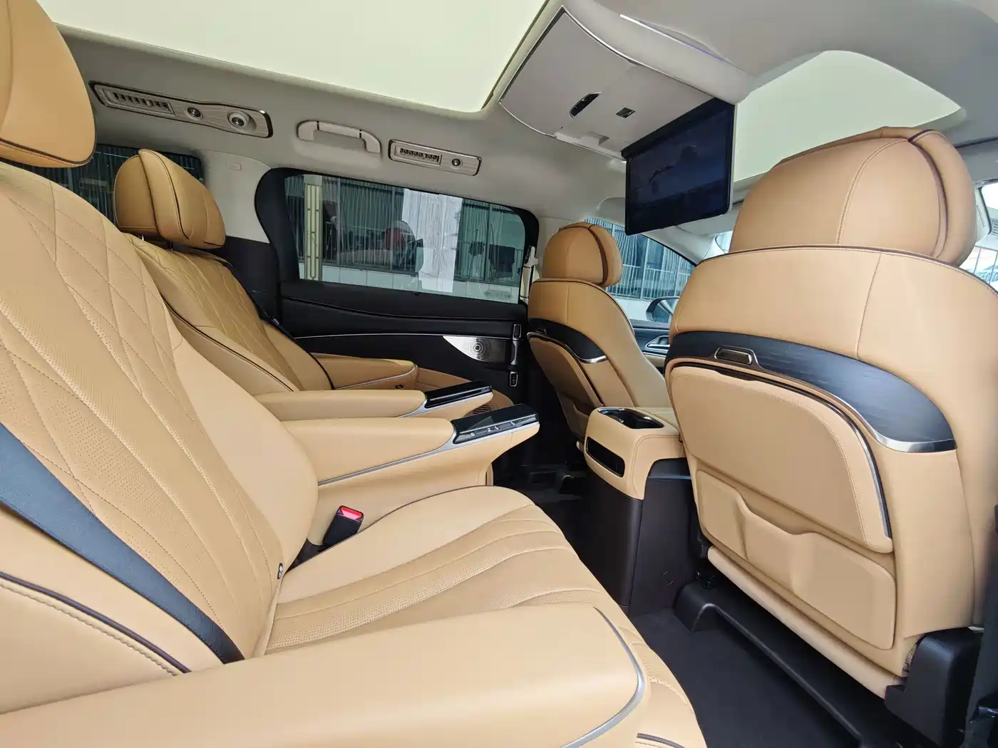 Denza D9 2025 2024 DM-i 980 AWD Prestige