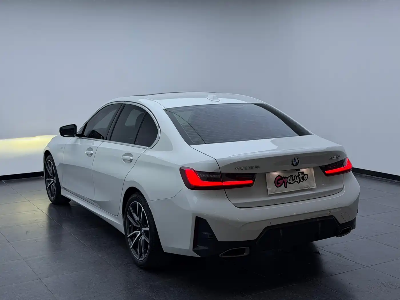 BMW 3 Series 2024 320i M Sport Package фото 10
