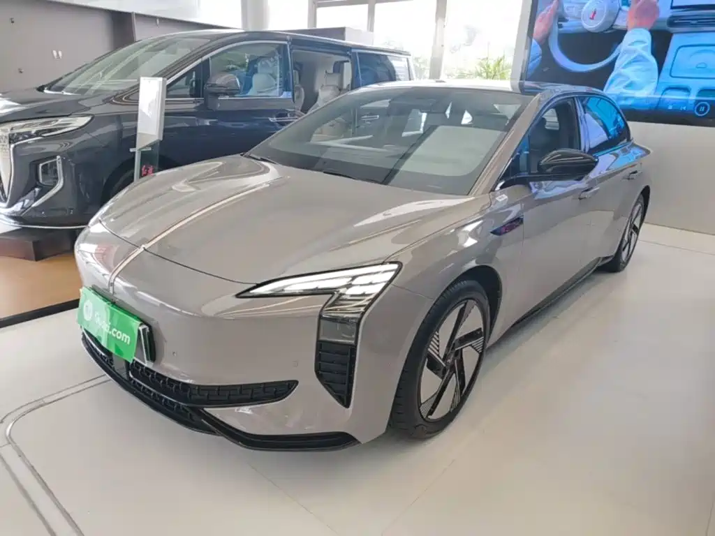 Hongqi EH7 2025