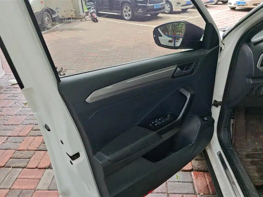 Volkswagen T-ROC 2020 280TSI DSG 2WD R-Line фото 7