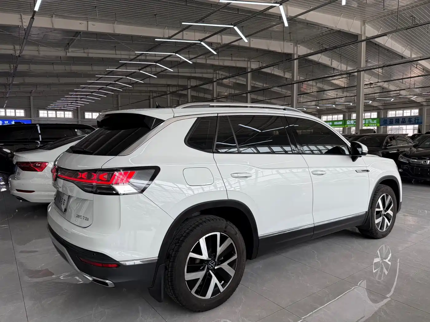 Volkswagen Tayron 2023 280TSI 2WD Luxury Plus Advanced Edition фото 9