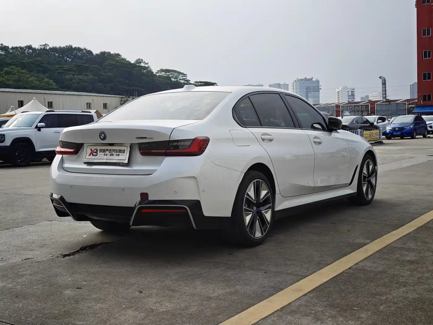 BMW i3 2024 eDrive 40 L Night Sport Package фото 4
