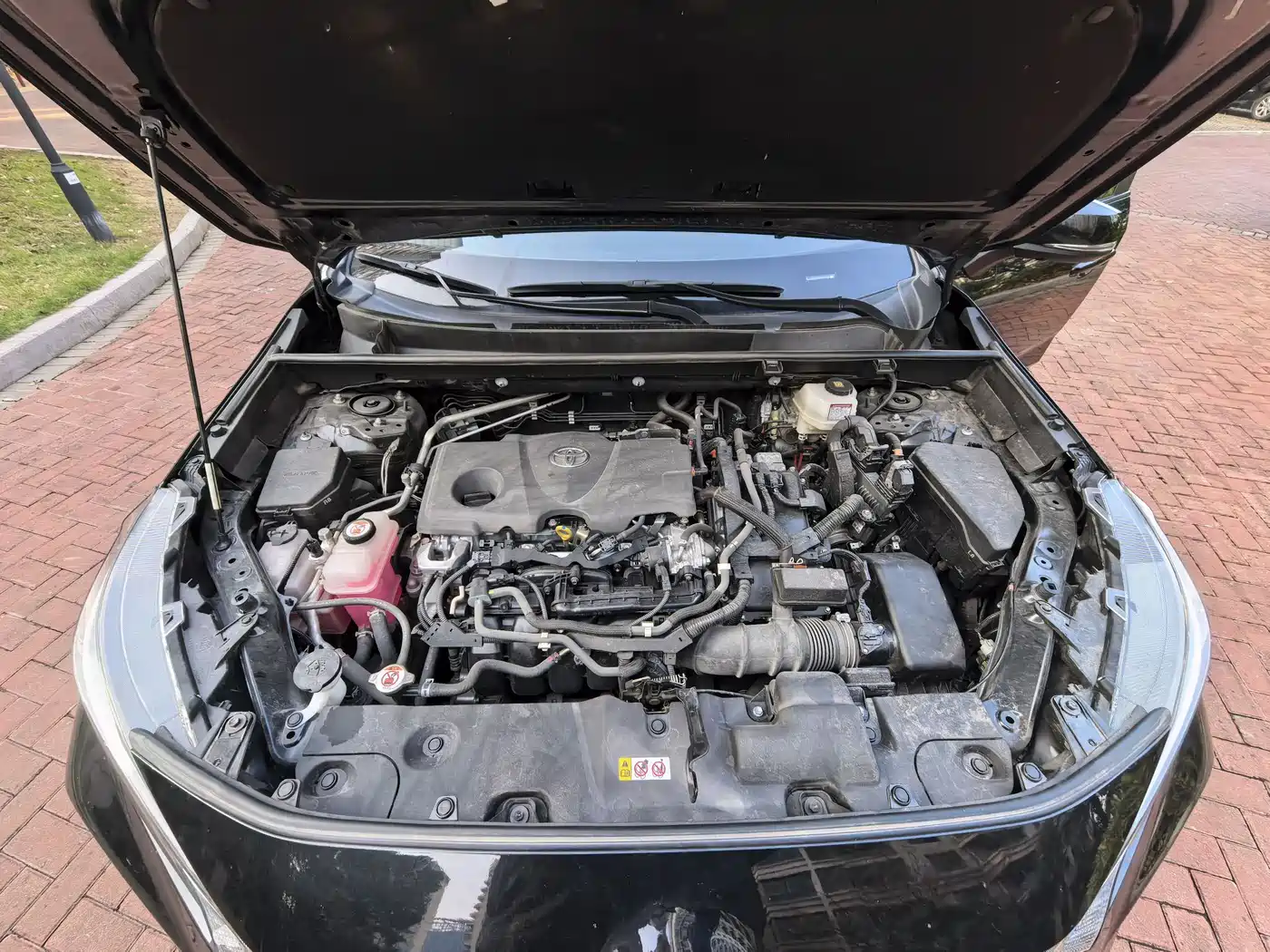 Toyota Wildlander 2023 Hybrid 2.5L E-CVT FWD Luxury PLUS Edition фото 12