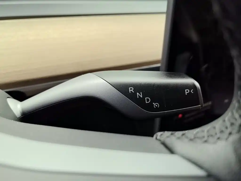 Фото 14 - Tesla Model Y