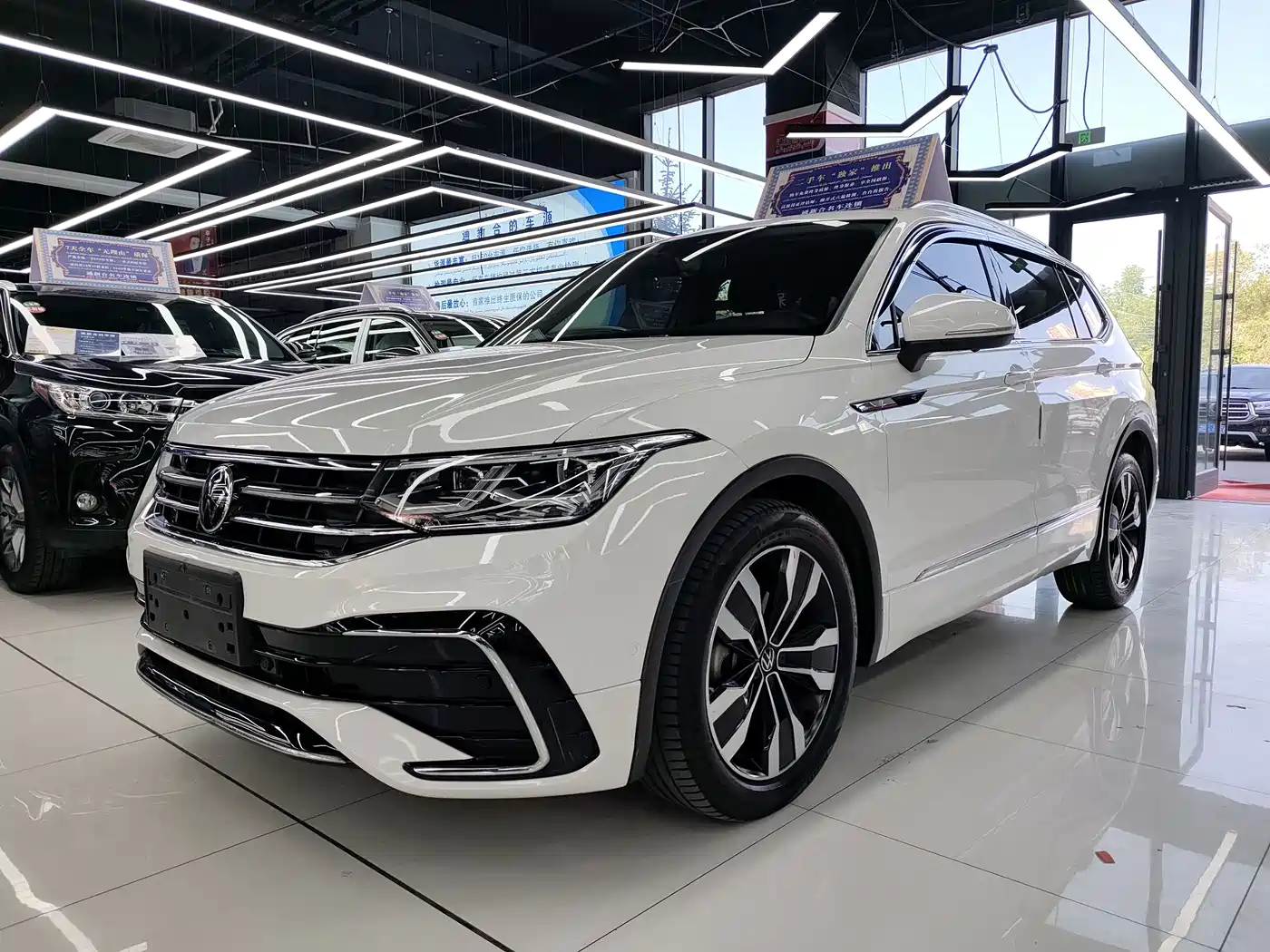 Volkswagen Tiguan L 2022 330TSI Automatic 2WD R-Line Flagship Edition