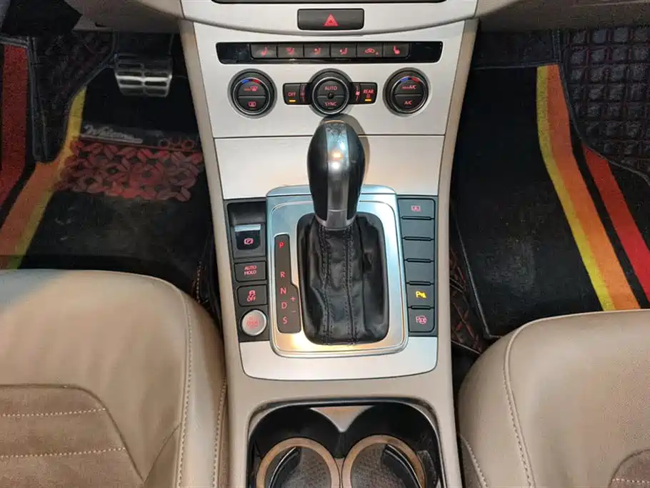 Volkswagen Magotan 2015 1.8TSI Premium фото 15