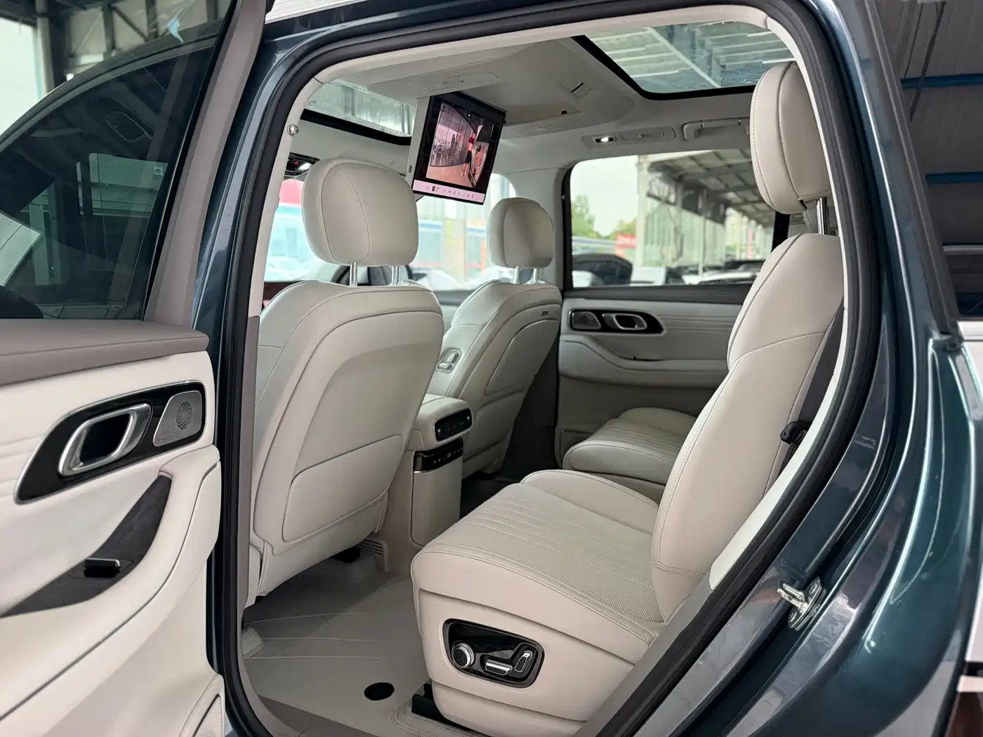 Geely Galaxy Galaxy M9 2025 2025 Model 230km 2WD Explorer+ Edition